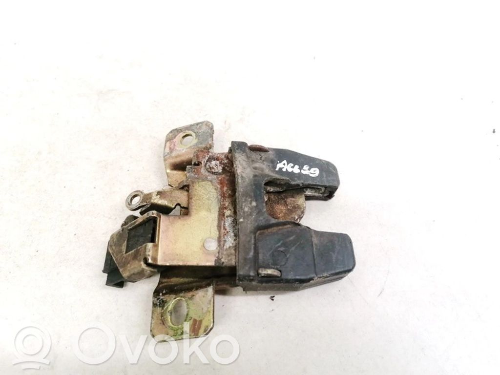 Volkswagen PASSAT B3 Serrure de loquet coffre