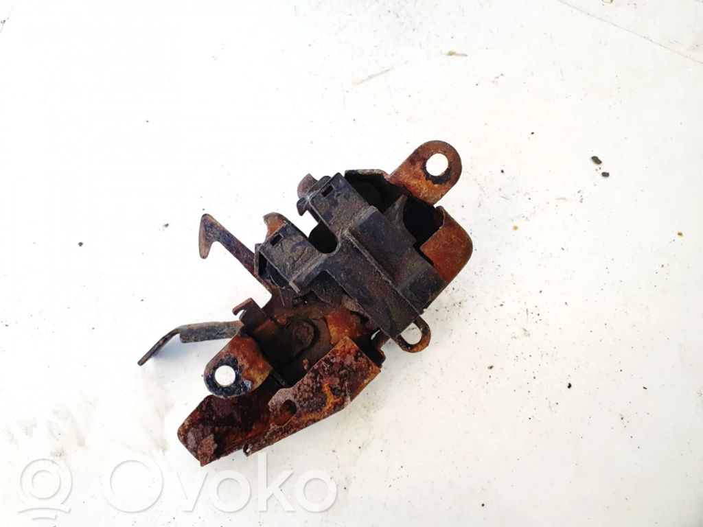 Toyota Corolla E100 Încuietoare capotă 