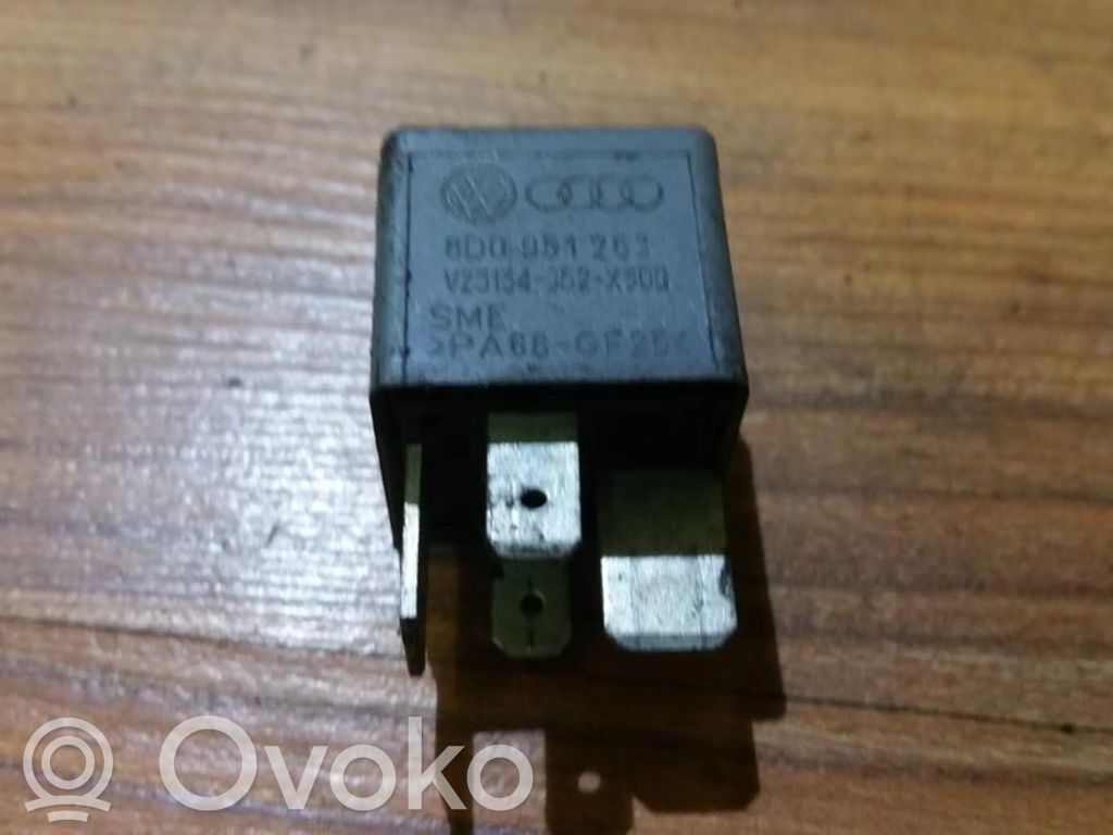 Otros relés   8D0951253,8D0951253,8D0951253,8D0951253,V23134J52X300,V23134J52X300