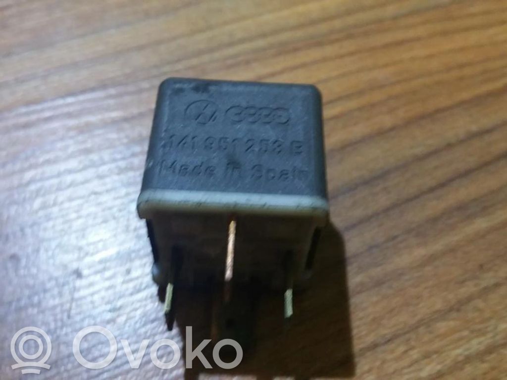 Otros relés   141951253B,4RA00351029,141951253B,4RA00351029,4RA00351029
