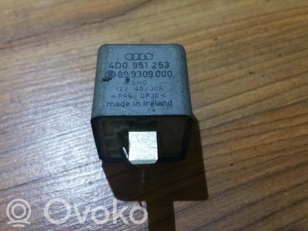 Sonstige Relais   4D0951253,899309000,4D0951253,899309000