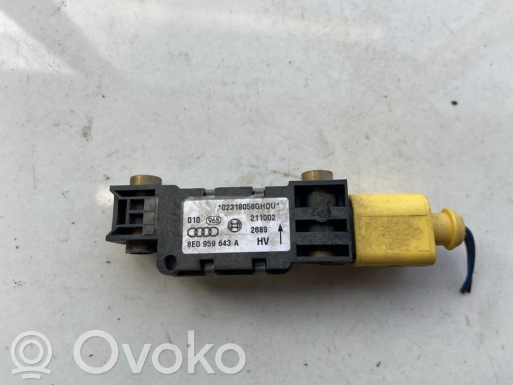 Audi A6 S6 C5 4B Senzor impact/declanșare airbag 