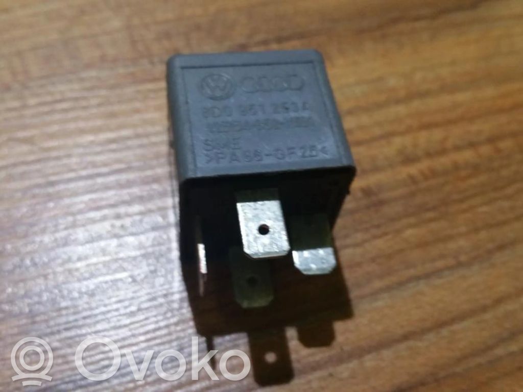 Autres relais   8D0951253A,V23134B52X301,8D0951253A,V23134B52X301