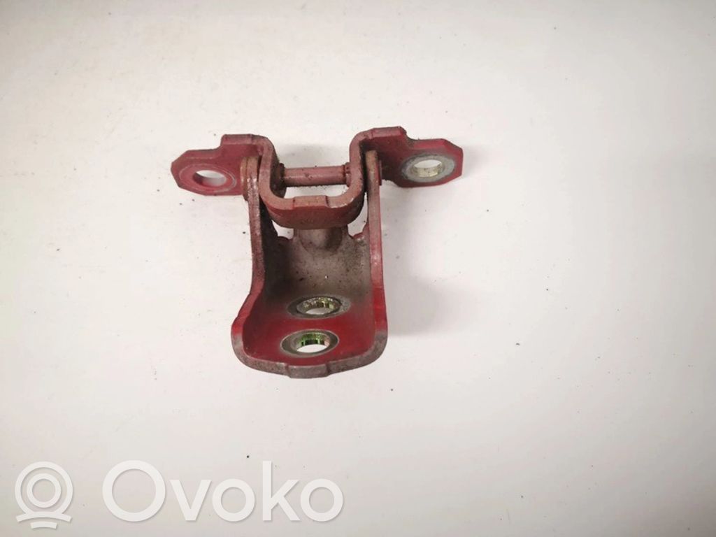 Etuoven yläsarana