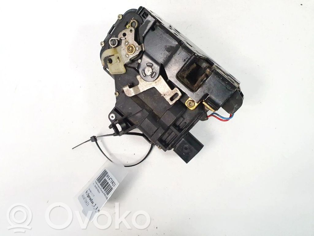 Volkswagen PASSAT B5 Serratura portiera anteriore