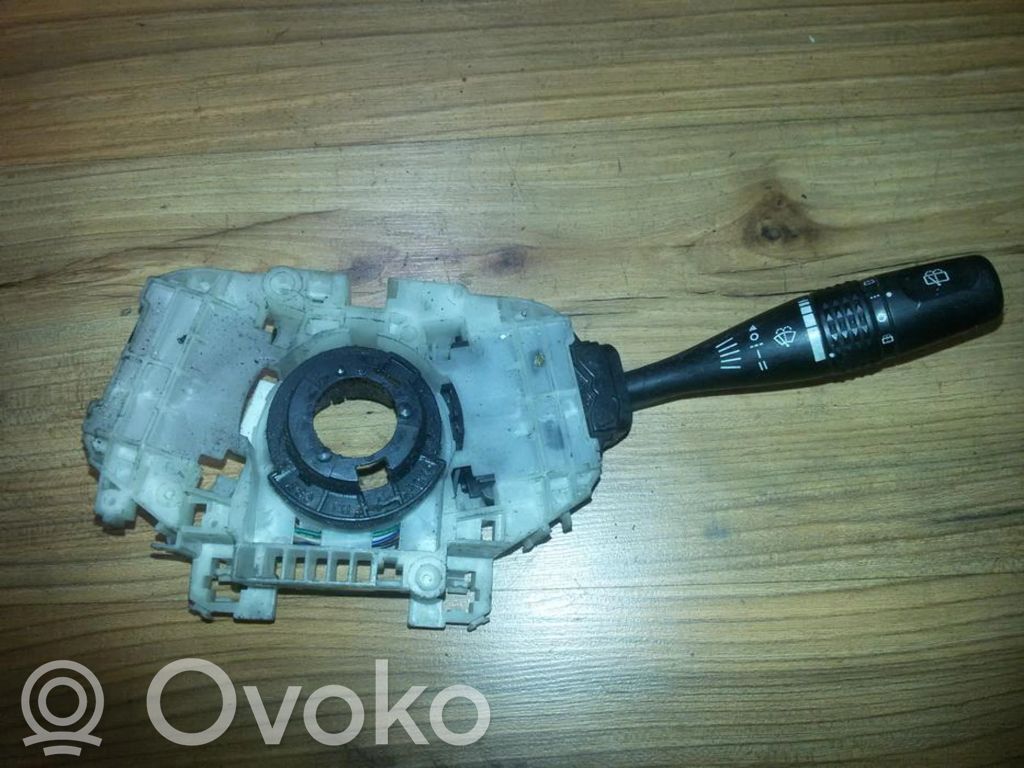 Mitsubishi Lancer Pyyhkijän vipu 