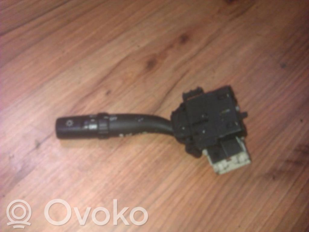 Toyota Avensis T250 Leva indicatori