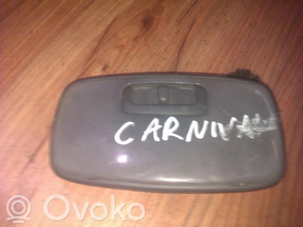 KIA Carnival Etuistuimen valo