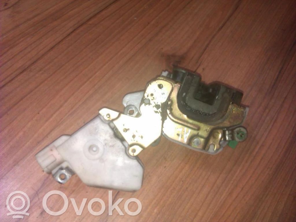 Nissan Almera Etuoven lukko 