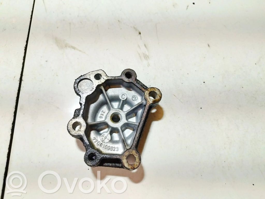 Renault Clio II Engine mounting bracket