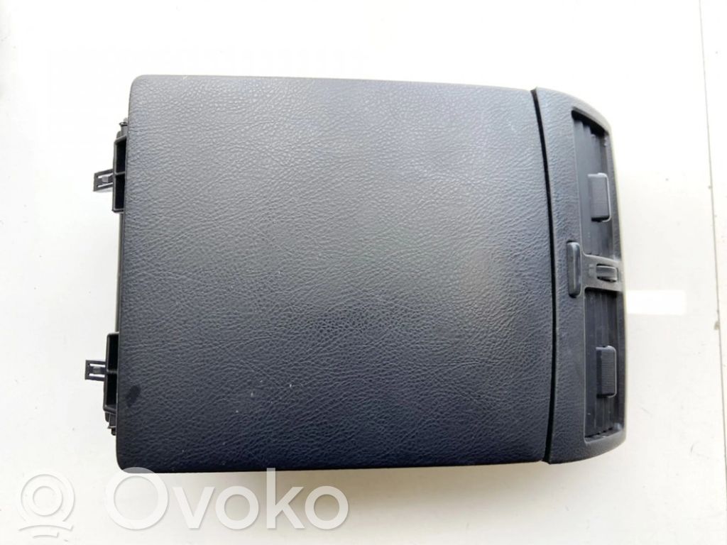 Toyota Avensis Verso Rejilla de ventilación central del panel