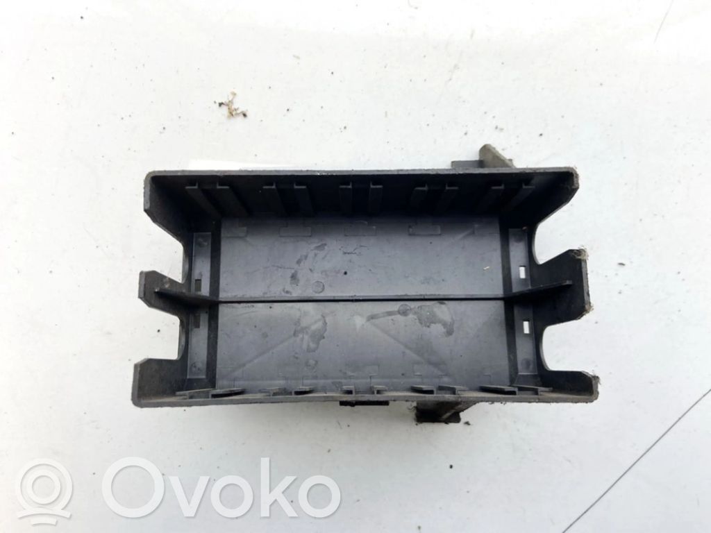Opel Vectra B Pokrywa skrzynki bezpieczników 