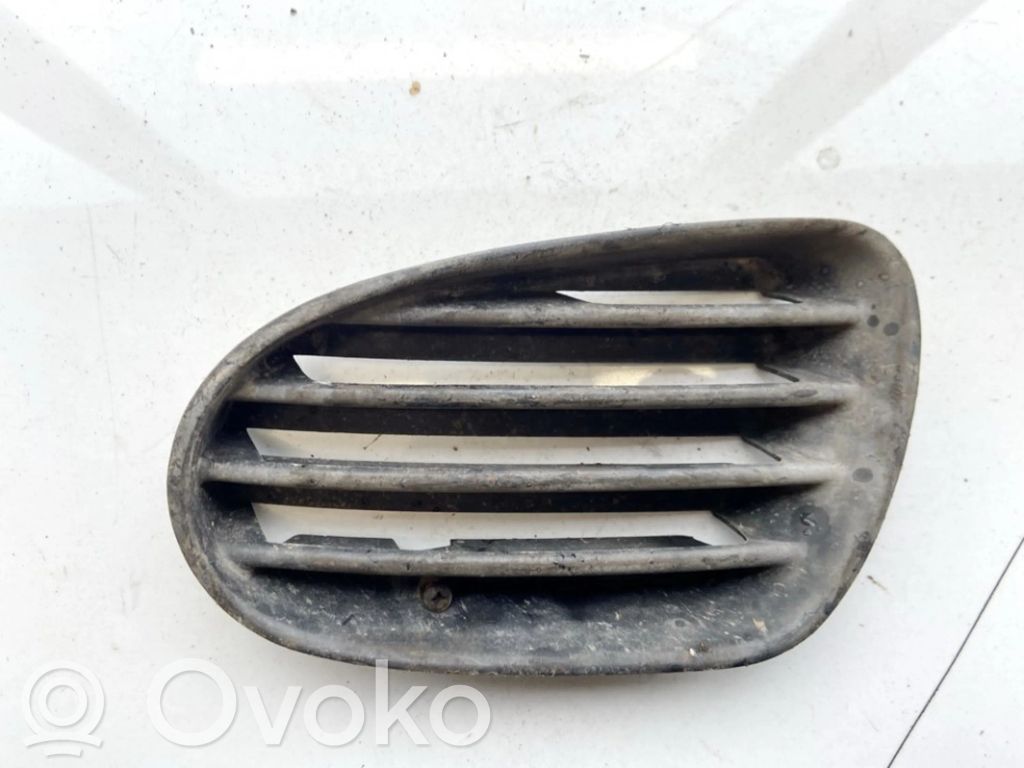 Mitsubishi Carisma Grilă inferioară bară față 