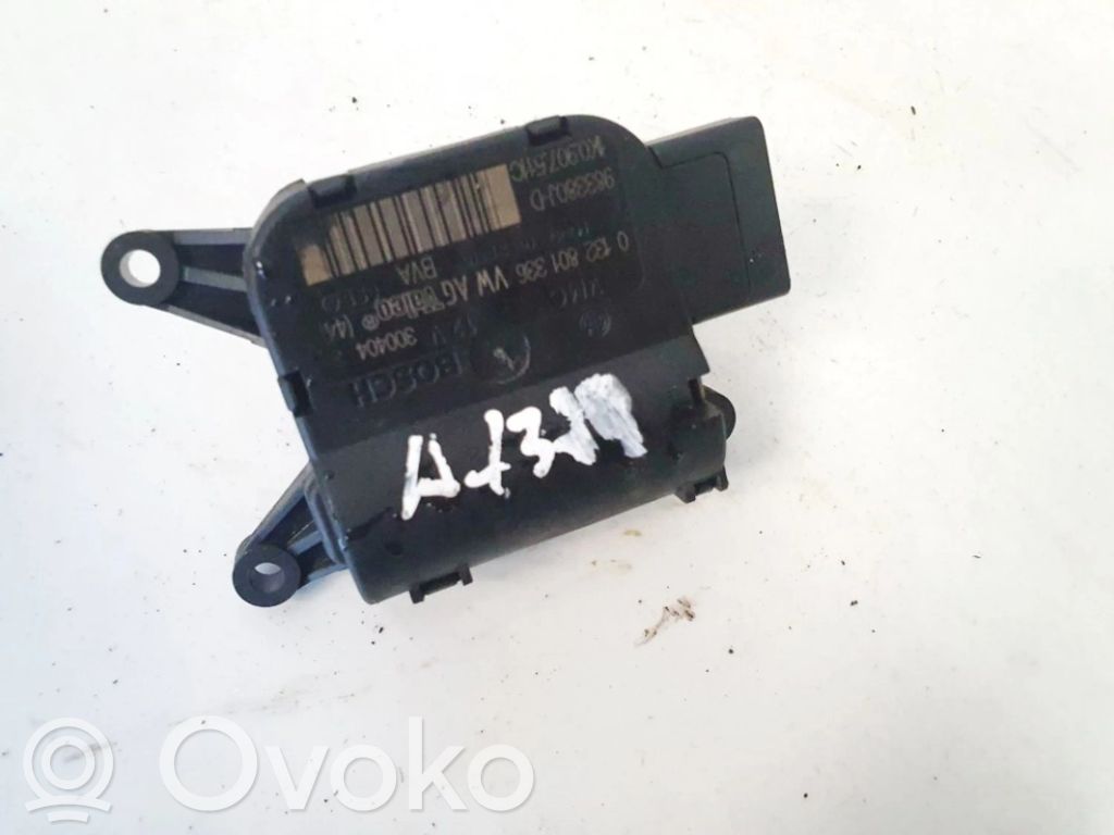 Volkswagen Touran I Moteur / actionneur de volet de climatisation