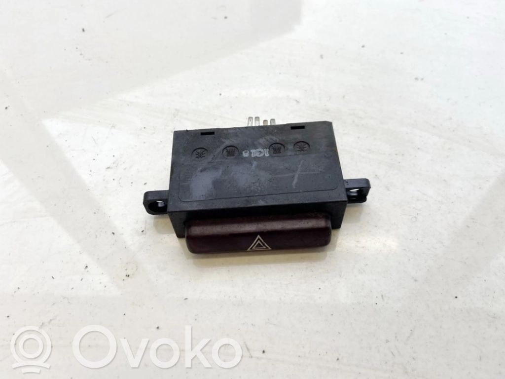 Mazda 323 Avārijas lukturu slēdzis 