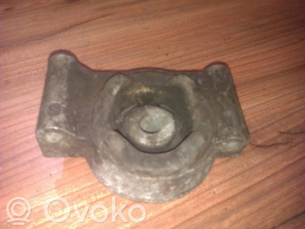 Audi 80 90 S2 B4 Engine mount bracket 