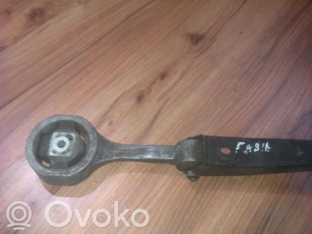 Skoda Fabia Mk1 (6Y) Moottorin kiinnikekorvake