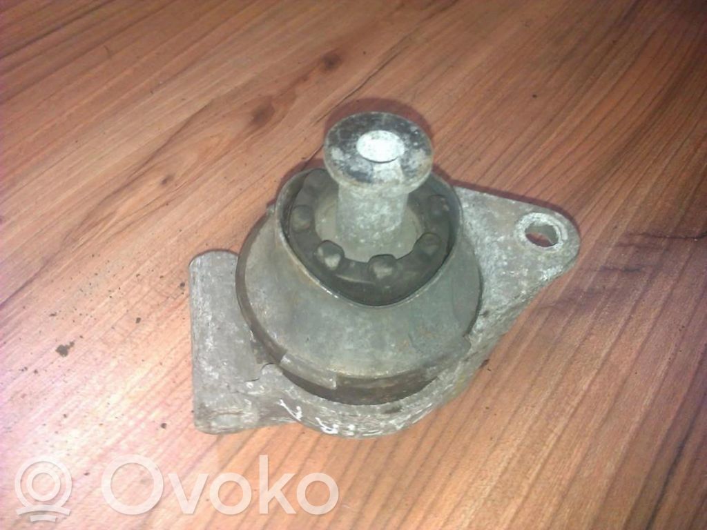 Moottorin kiinnikekorvake   24427641,24427641