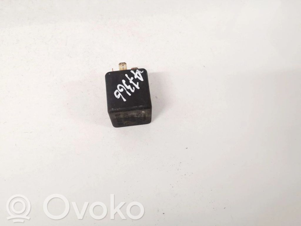 Audi 100 S4 C4 Muu rele 