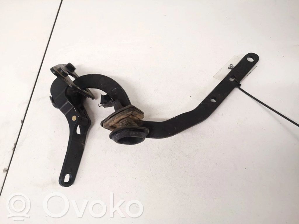 Volvo V70 Tailgate/trunk/boot hinge 