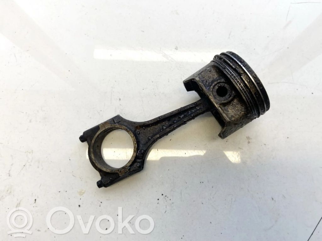 Opel Astra G Tłok z korbowodem 