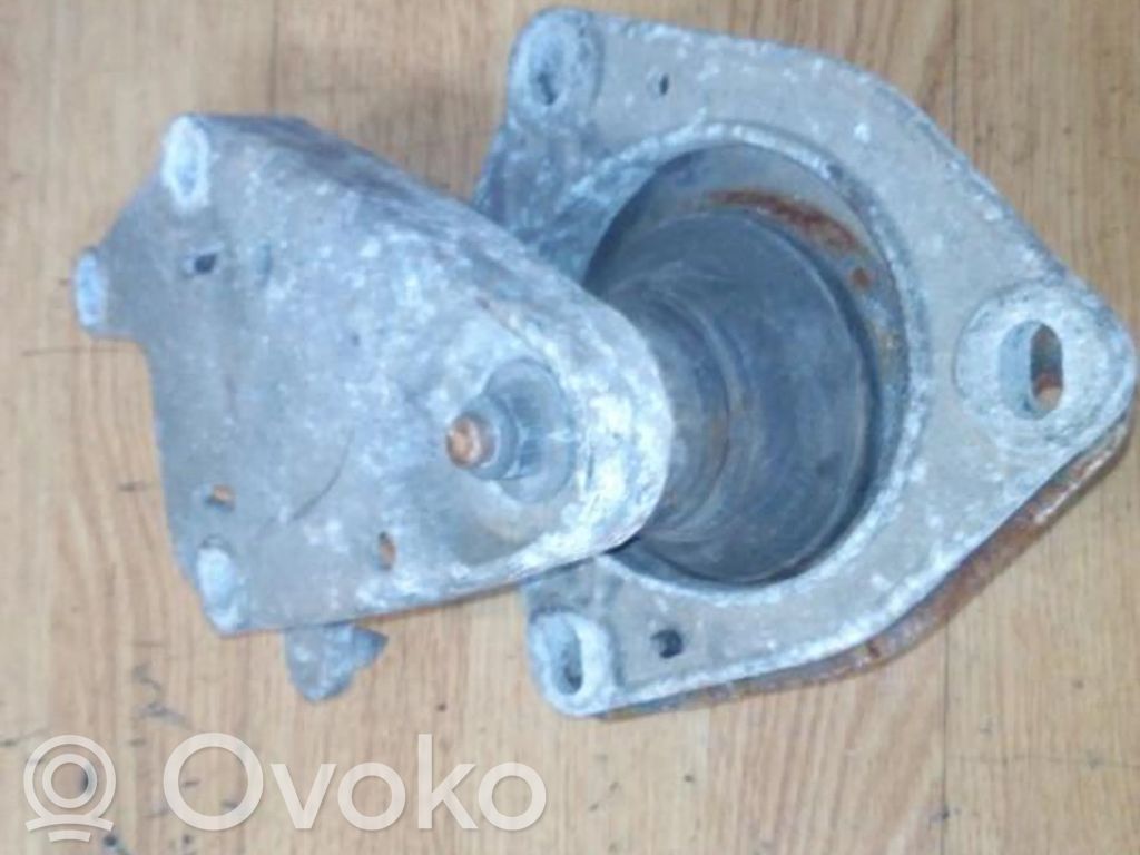 Engine mount bracket   7700823950,7700823950