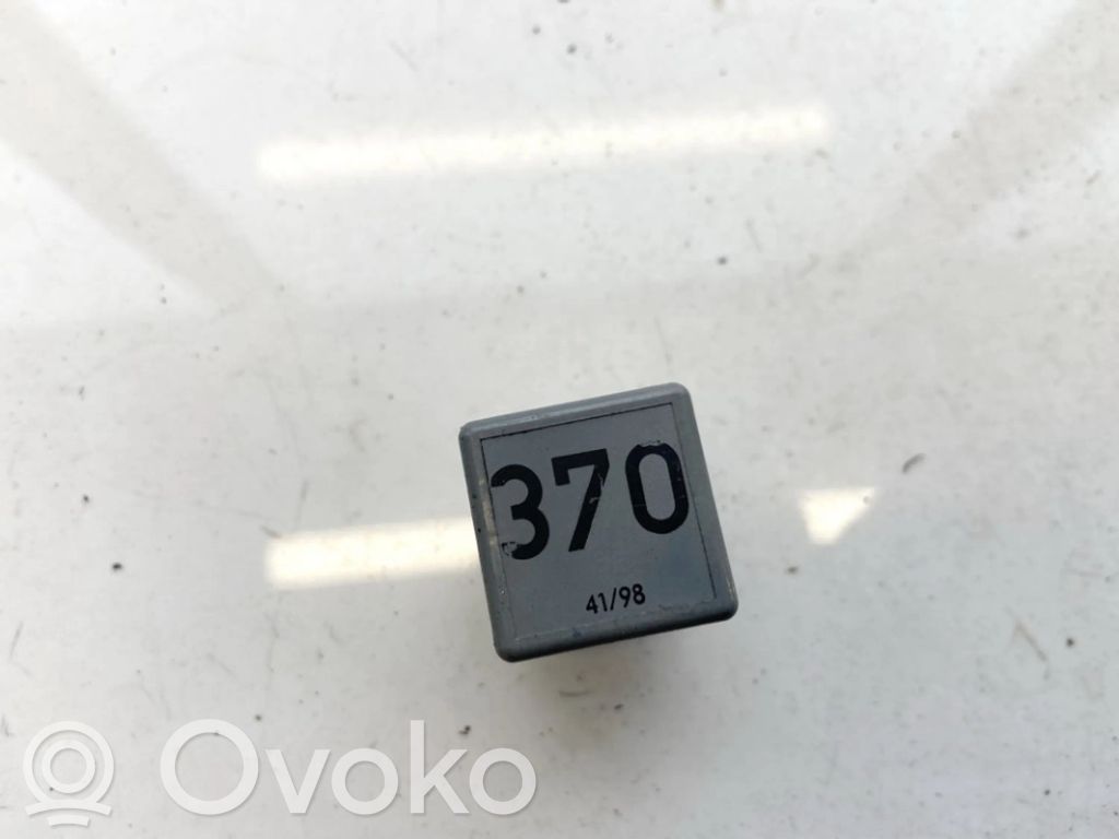 Altri relè   8D0951253,V23134J52X300,8D0951253,V23134J52X300,V23134J52X300