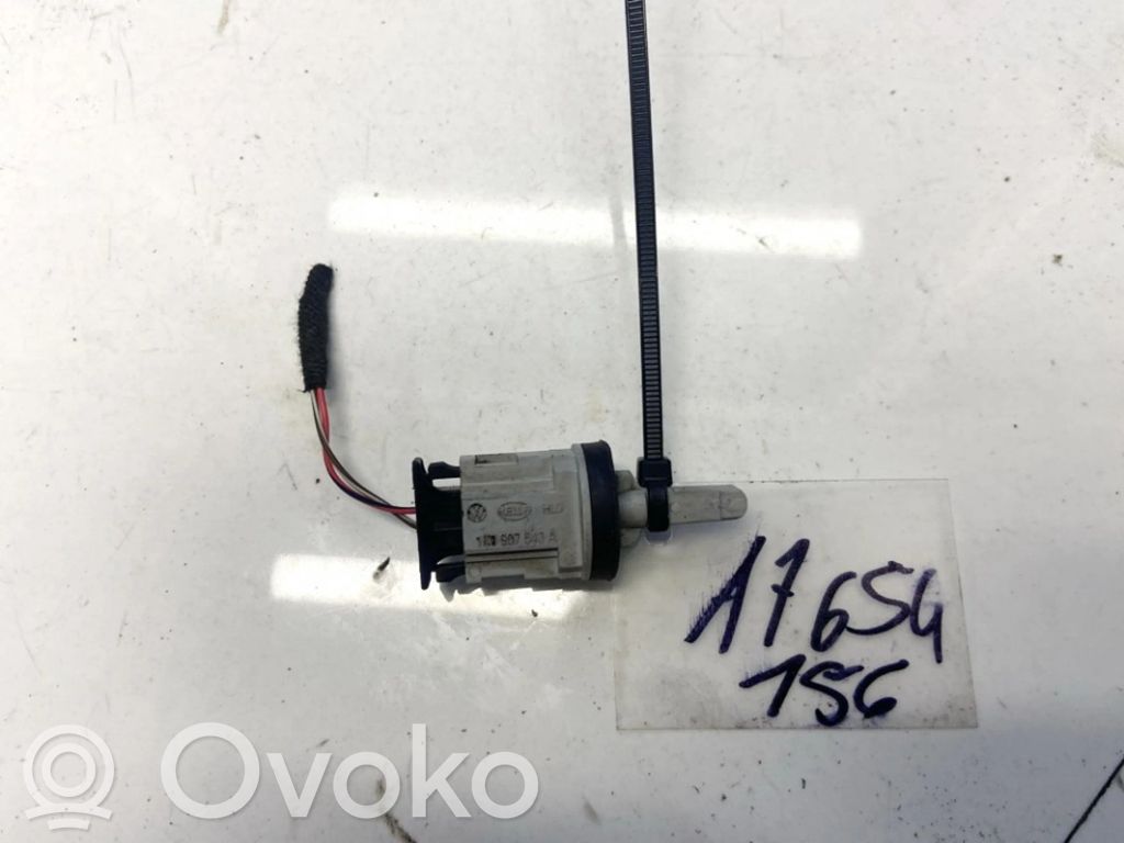 Volkswagen PASSAT B5 Czujnik temperatury wewnętrznej 