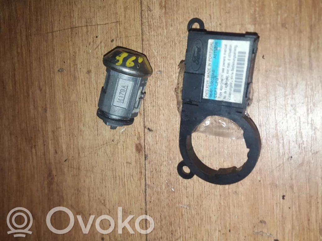 Ford Fiesta Käynnistyksenestolaitteen lukulaite (pysty) 