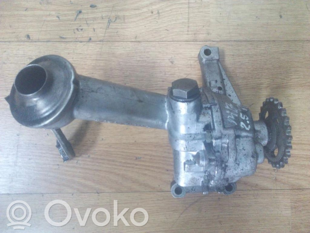 Mercedes-Benz Sprinter W901 W902 W903 W904 Pompa olejowa 