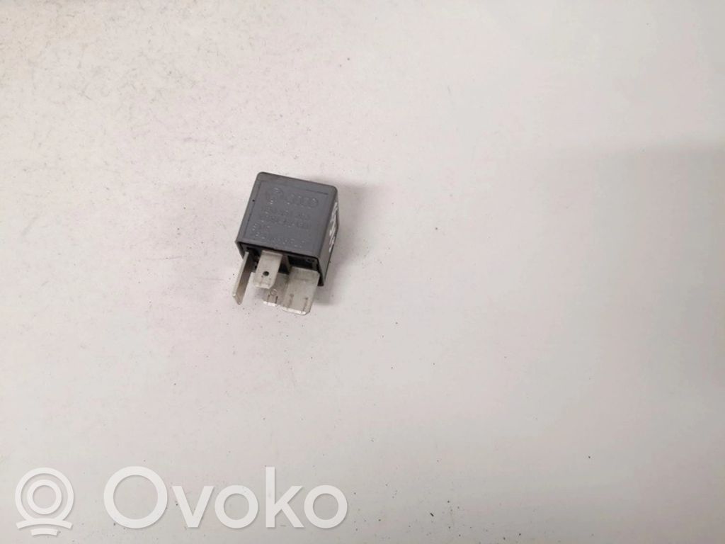Otros relés   8D0951253,V23134J52X300,8D0951253,V23134J52X300