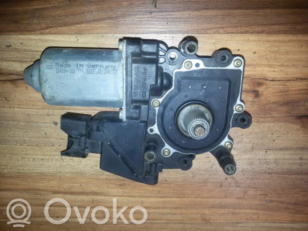 Audi A4 S4 B5 8D Motorino alzacristalli della portiera anteriore 