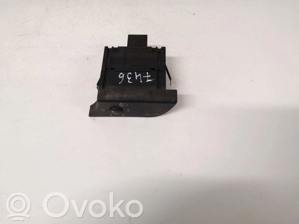 Audi A4 S4 B7 8E 8H Przycisk / Pokrętło regulacji świateł 