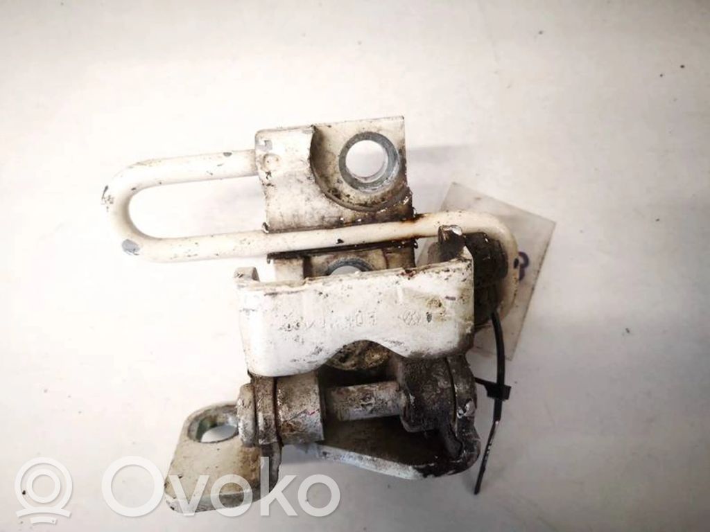 Volkswagen Golf V Cerniera inferiore della portiera posteriore