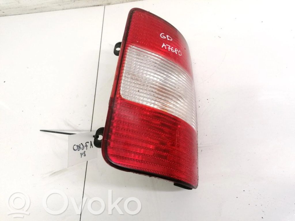 Volkswagen Caddy Luci posteriori