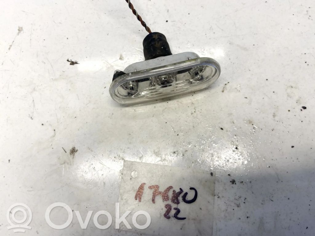 Volkswagen Caddy Seitenblinker 