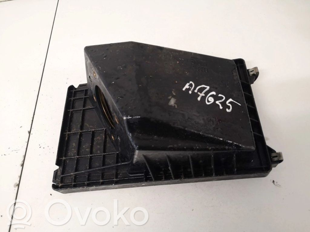 Nissan Almera Tino Obudowa filtra powietrza 