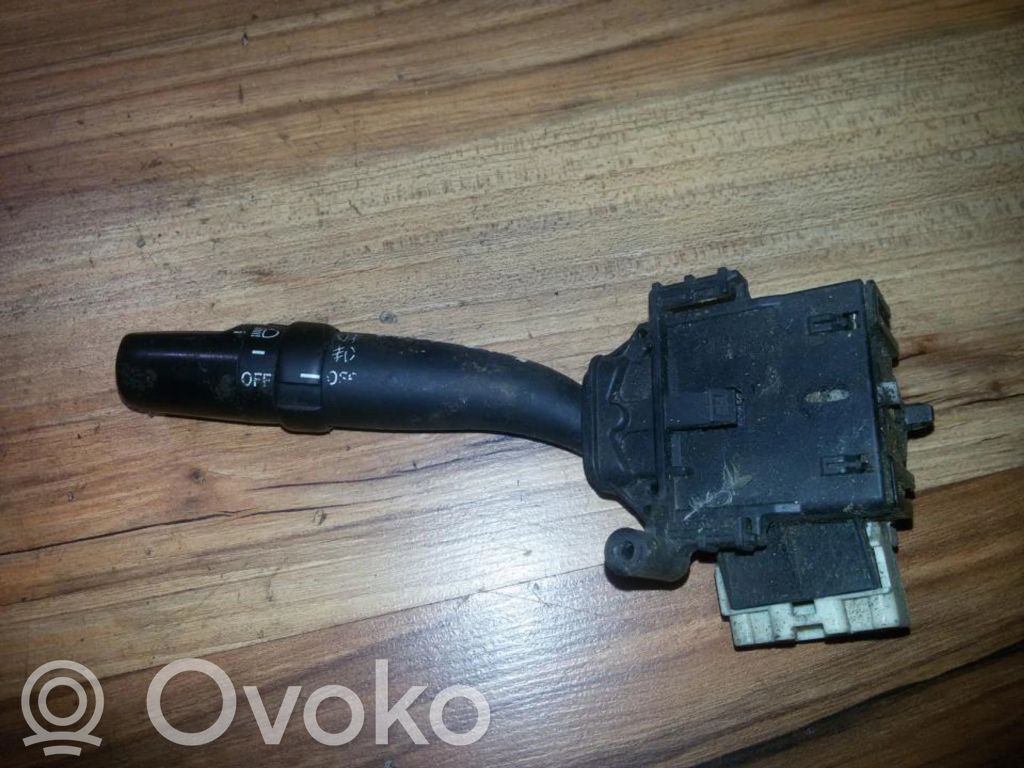 Toyota Avensis T250 Leva indicatori