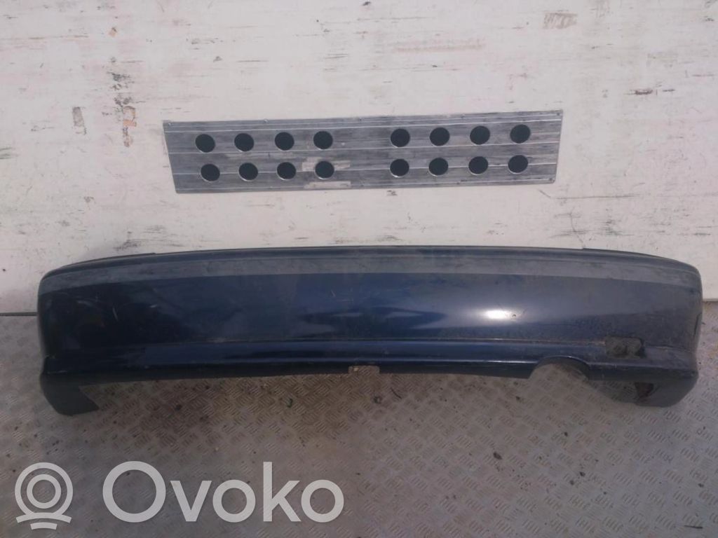 Nissan Almera Parachoques