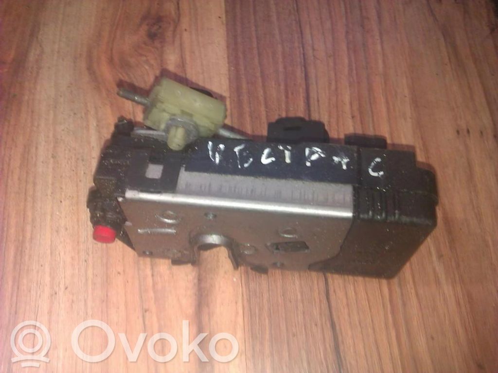 Opel Vectra C Takaoven lukko 
