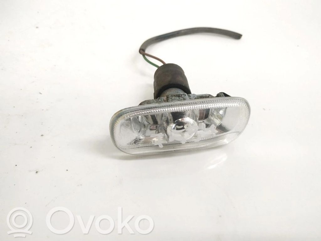 Audi A4 S4 B6 8E 8H Semnalizator bară față 