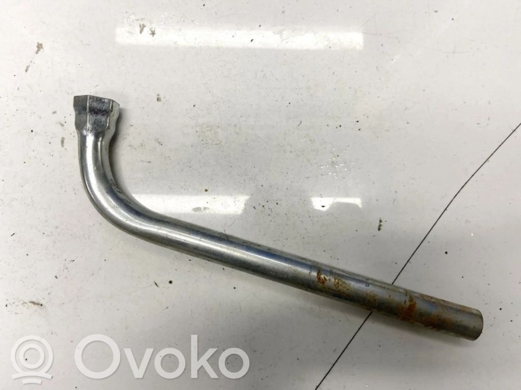 Volkswagen Golf IV Klucz do śrub / nakrętek kół 