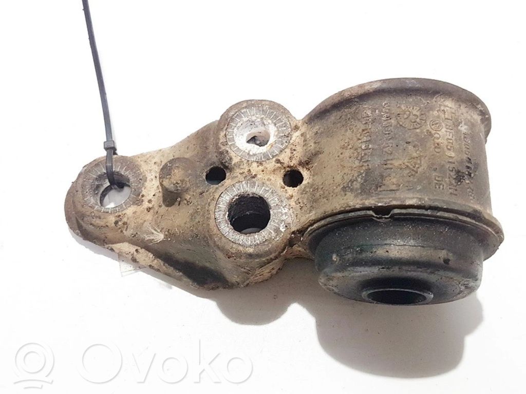 Volkswagen PASSAT B5 Carcasă fixare axă spate 