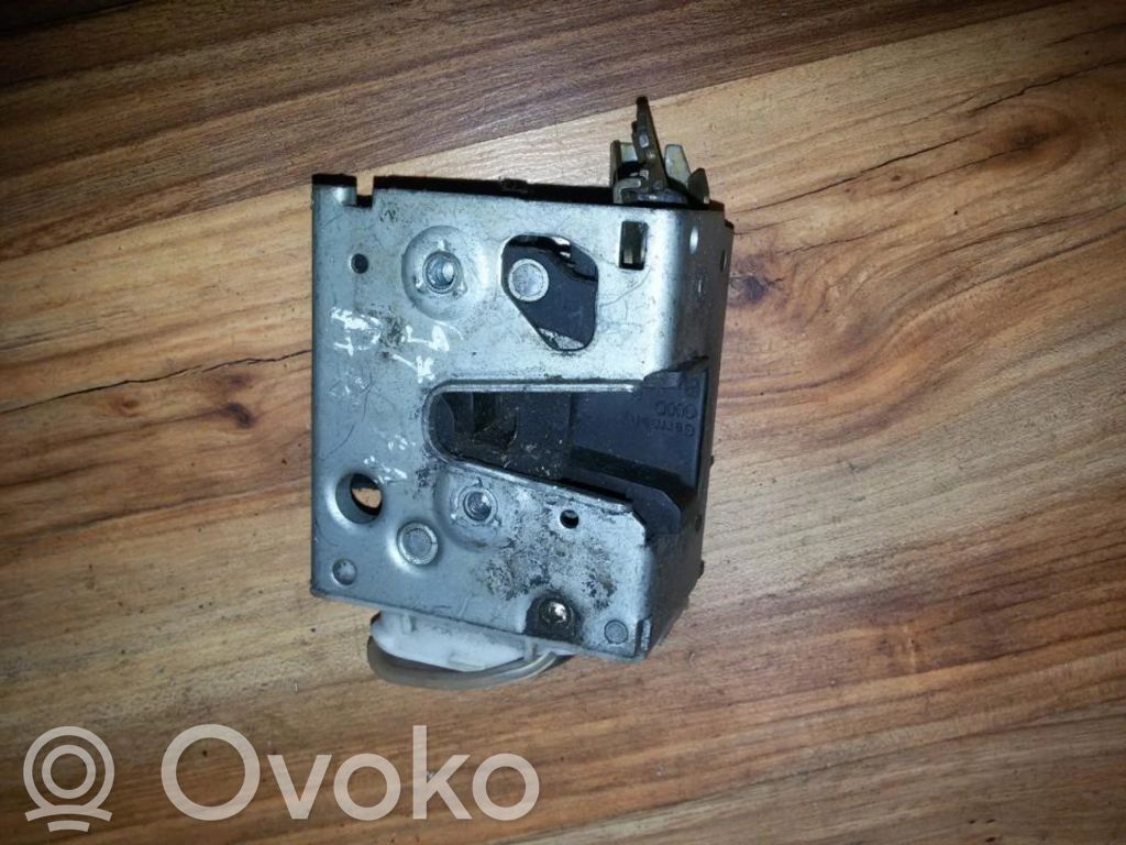 Audi A4 S4 B5 8D Serrure de porte avant
