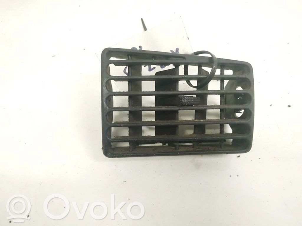 Volkswagen PASSAT B4 Grilă ventilație centrală 