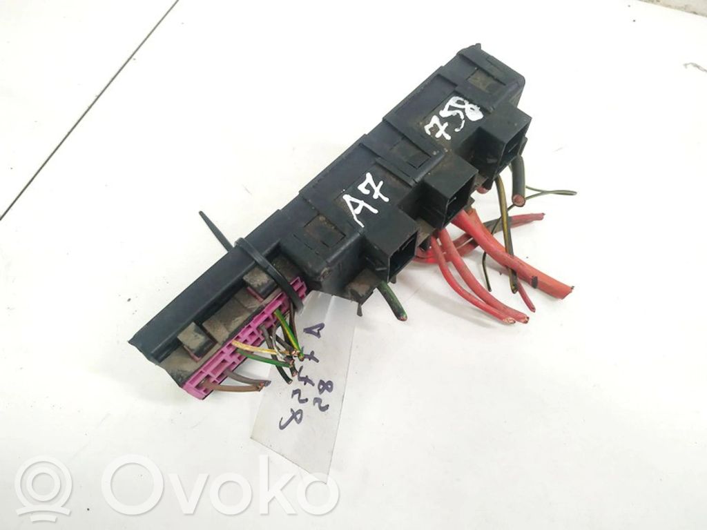 Volkswagen PASSAT B5 Set scatola dei fusibili 