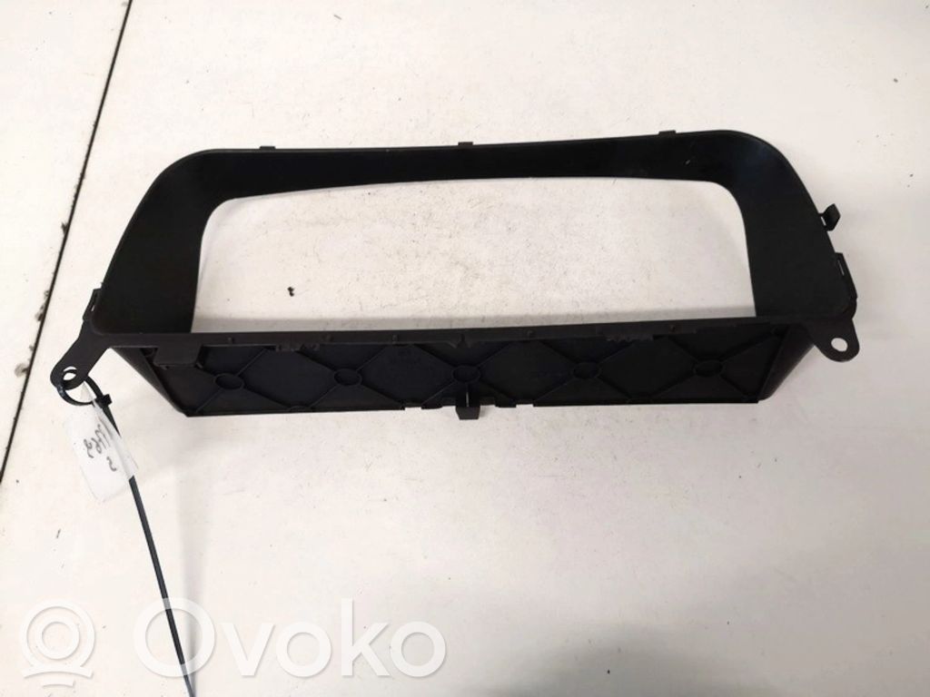 Volkswagen PASSAT B4 Kojelaudan kehys 