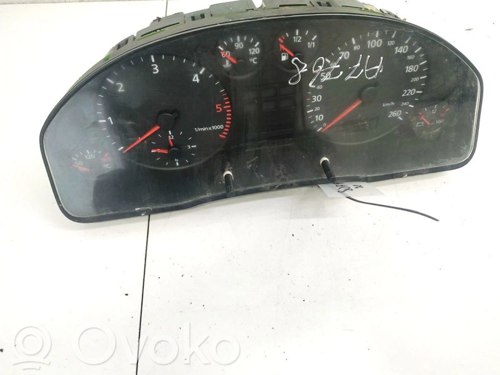 Audi A6 S6 C5 4B Licznik / Prędkościomierz 