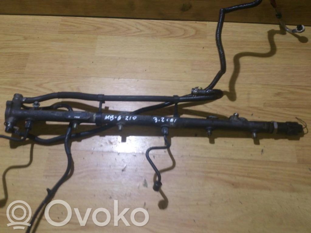 Mercedes-Benz E W210 Rampă alimentare injectoare 