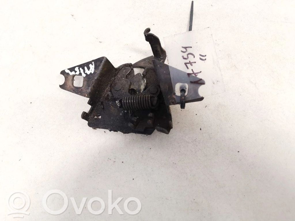 Volkswagen PASSAT B4 Serrure de capot